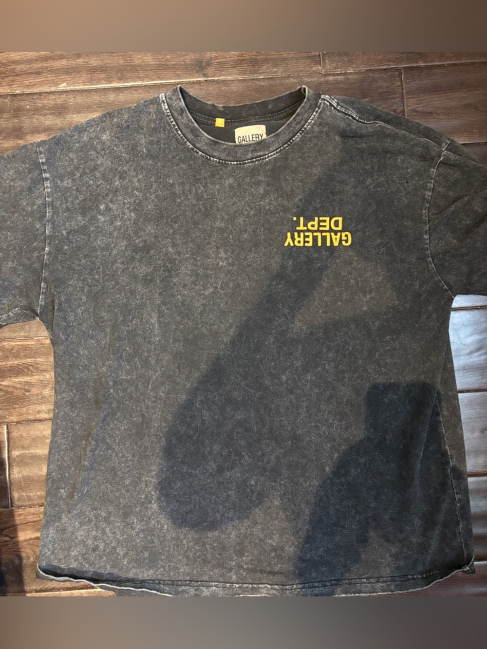Gallery Dept Black Washed Tee with Yellow Upside-Down Logo - Fantasy piece